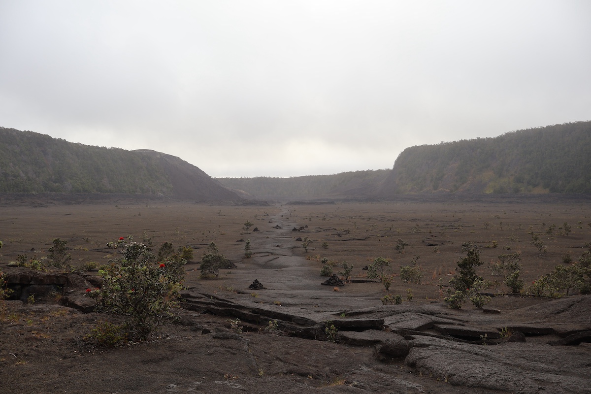 Hiking en el crater de Kilauea Iki Trail